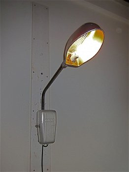 Industriële lamp / vintage wandlamp / dimbare led lamp uit 1965 - 2