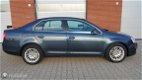 Volkswagen Jetta - 1.9 TDI Comfortline Business - 1 - Thumbnail