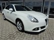 Alfa Romeo Giulietta - 1.6 JTDm Distinctive 50 procent deal 4999, - ACTIE Navi / Clima / Cruise / LE - 1 - Thumbnail