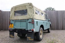 Land Rover 109 - 6 cilinder op gas