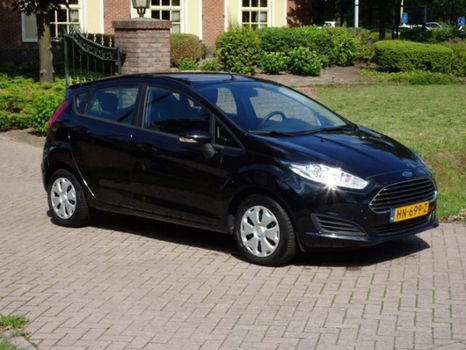 Ford Fiesta - 1.5 TDCi Style 5-drs / Navigatie - 1