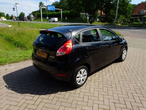 Ford Fiesta - 1.5 TDCi Style 5-drs / Navigatie - 1