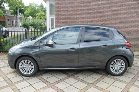 Peugeot 208 - 1.2 PureTech Style NAVIGATIE PDC AIRCO 5 DRS - 1