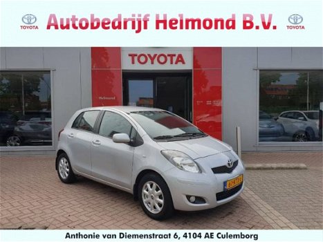 Toyota Yaris - 1.3 16v VVT-i Clima, Trekhaak, PDC, LMV - 1