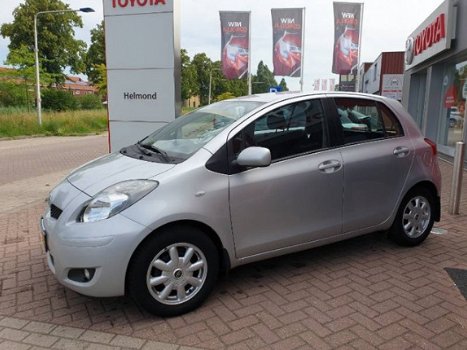 Toyota Yaris - 1.3 16v VVT-i Clima, Trekhaak, PDC, LMV - 1