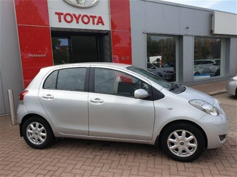 Toyota Yaris - 1.3 16v VVT-i Clima, Trekhaak, PDC, LMV - 1