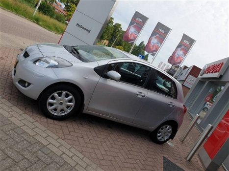 Toyota Yaris - 1.3 16v VVT-i Clima, Trekhaak, PDC, LMV - 1