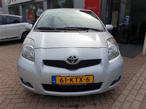 Toyota Yaris - 1.3 16v VVT-i Clima, Trekhaak, PDC, LMV - 1