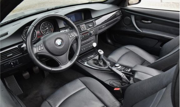 BMW 3-serie Cabrio - 320i Executive APK 2020 / zwart leer / navigatie / stoelverwarming / Xenon / de - 1