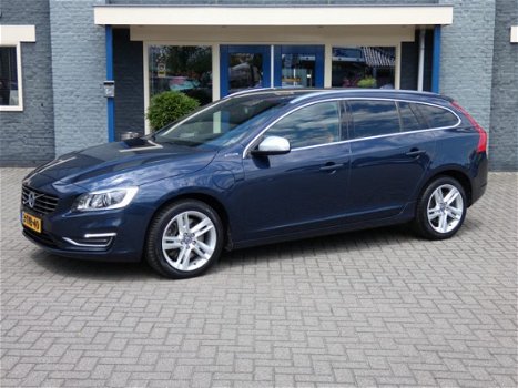 Volvo V60 - 2.4 D6 AWD Plug-In Hybrid Summum - 1