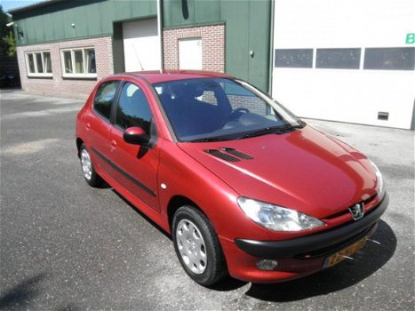 Peugeot 206 - 1.4-16V Gentry Airco, Getint glas, Nw Apk - 1