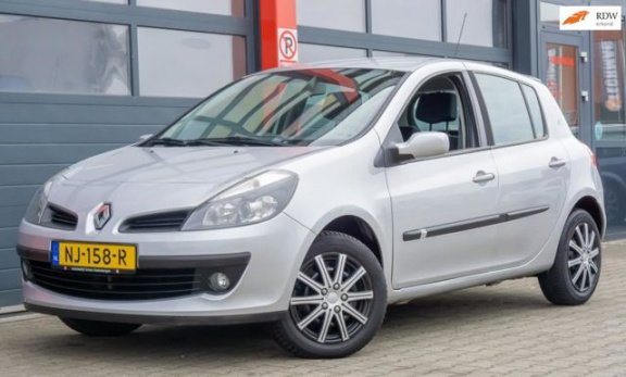 Renault Clio - 1.2-16V Authentique Airco/5drs/ISOFIX - 1