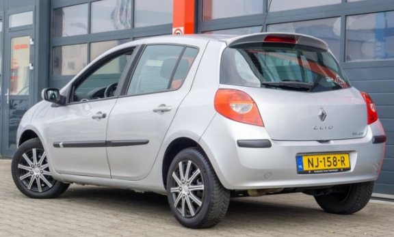 Renault Clio - 1.2-16V Authentique Airco/5drs/ISOFIX - 1