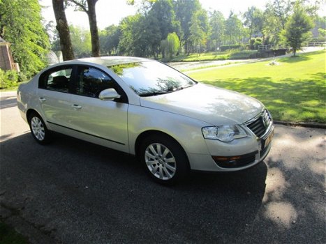 Volkswagen Passat - 1.4 TSI Trendline clima.cruise control.parkeersensoren.dealer onderh.trekhaak - 1