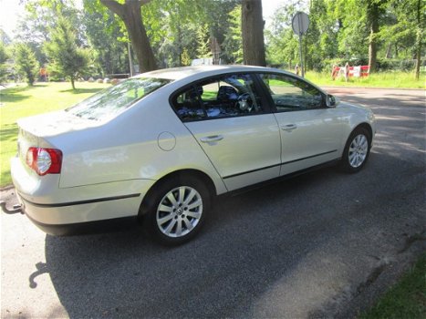 Volkswagen Passat - 1.4 TSI Trendline clima.cruise control.parkeersensoren.dealer onderh.trekhaak - 1