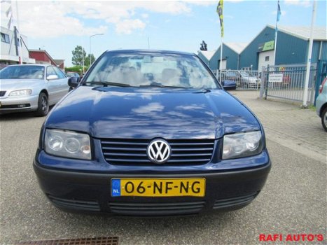 Volkswagen Bora - 1.6 16V|TRENDLINE|AIRCO|SEDAN - 1