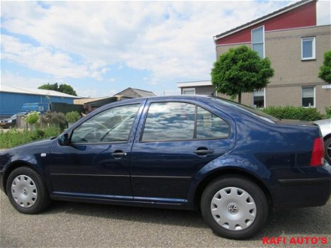 Volkswagen Bora - 1.6 16V|TRENDLINE|AIRCO|SEDAN - 1