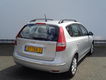 Hyundai i30 Wagon - 1.6 I CVVT CROSSDynamic / Navi / Camera - 1 - Thumbnail