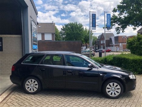 Audi A4 Avant - 2.0 Pro Line AUTOMAAT/NAV/TREKHAAK/PDC/NAP - 1