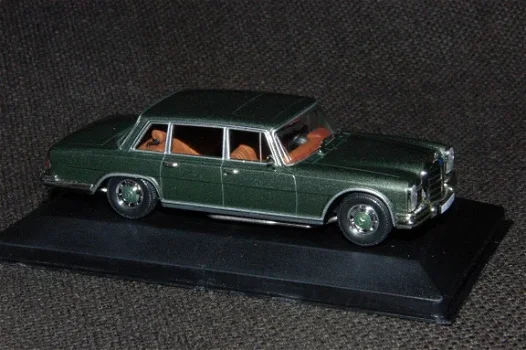 1:43 Ixo Mercedes-Benz 600 W100 1963-1981 Piniengrün - 3