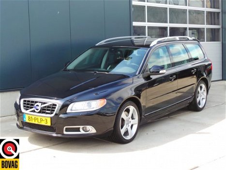 Volvo V70 - 2.0T R-Edition Automaat - 1