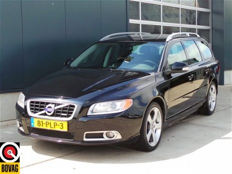 Volvo V70 - 2.0T R-Edition Automaat - 1
