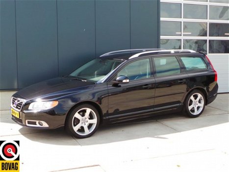 Volvo V70 - 2.0T R-Edition Automaat - 1