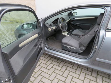 Opel Astra GTC - 1.6 TEMPTATION NAV - 1