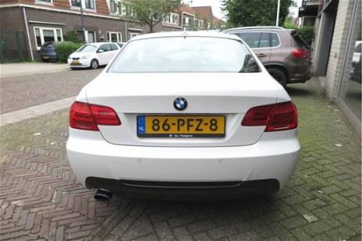 BMW 3-serie Coupé - 320i Corporate Business Line M Sport /Groot Navi/19inch/2e Eig/NAP/Garantie - 1