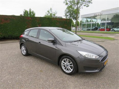 Ford Focus - 1.0 Ecoboost Trend ed. Technologie pack Airco, Navi, PDC, NL auto, 2e eig Nieuwjaarssal - 1