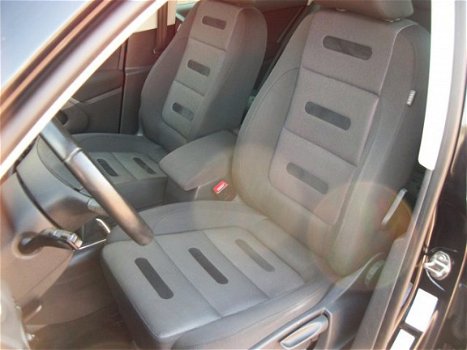 Volkswagen Tiguan - 1.4 TSI Sport&Style 4Motion Climate C, Cruise C, Pdc, Lmv - 1