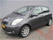 Toyota Yaris - 1.3 16v VVT-i S-line 5drs - 1 - Thumbnail