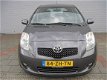 Toyota Yaris - 1.3 16v VVT-i S-line 5drs - 1 - Thumbnail