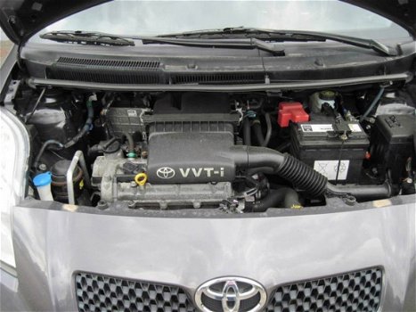 Toyota Yaris - 1.3 16v VVT-i S-line 5drs - 1