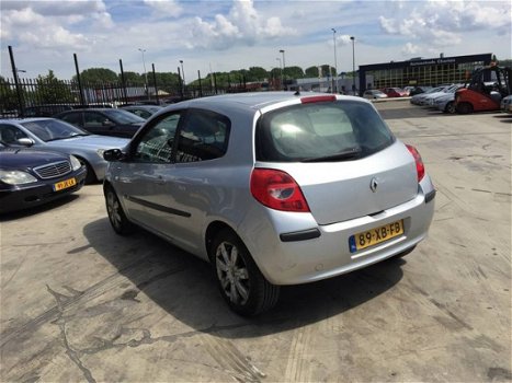 Renault Clio - 1.4-16V Extreme - 1