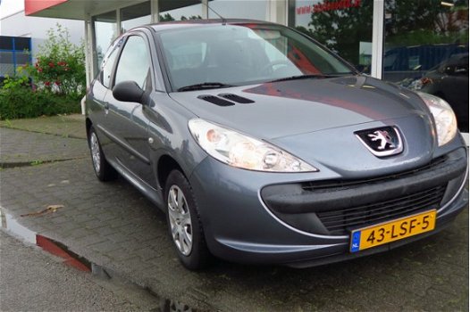 Peugeot 206 - 1.1 XR Trekhaak, ABS, centrale deurvergrendeling, electr.ramen voor geen afleverkosten - 1