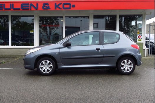 Peugeot 206 - 1.1 XR Trekhaak, ABS, centrale deurvergrendeling, electr.ramen voor geen afleverkosten - 1