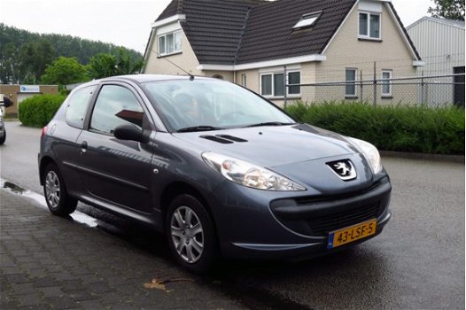 Peugeot 206 - 1.1 XR Trekhaak, ABS, centrale deurvergrendeling, electr.ramen voor geen afleverkosten - 1