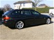BMW 5-serie Touring - 520i M-Pakket Automaat Leder Navi 19 Inch Elektr Achterklep Nieuwstaat - 1 - Thumbnail