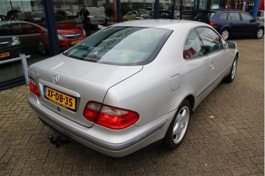 Mercedes-Benz CLK-klasse Coupé - 200 Elegance | Automaat | Centrale vergrendeling | Airco - 1