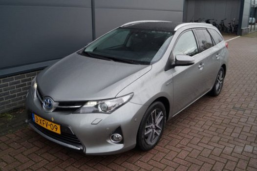 Toyota Auris Touring Sports - 1.8 Hybrid Lease l Navigatie l Panoramadak - 1