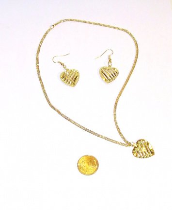 SET oorbellen en ketting met hanger alle dubbelzijdig hartje opengewerkt goud kleur - nr. 1