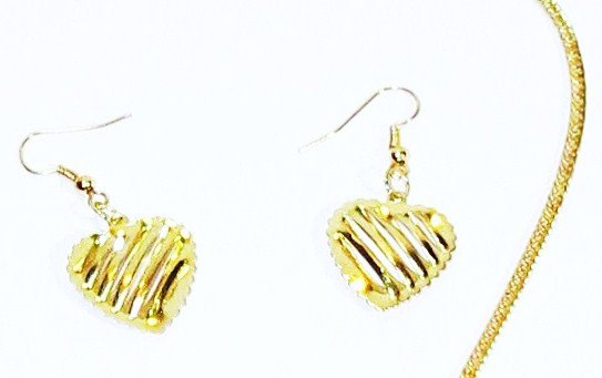 SET oorbellen en ketting met hanger alle dubbelzijdig hartje opengewerkt goud kleur - Afbeelding 2