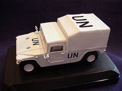 1:43 Victoria Hummer UN United Nations white closed pickup - 1