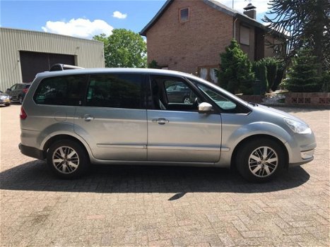 Ford Galaxy - 2.0-16V Ghia 7persoon - 1