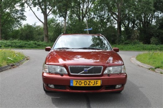 Volvo V70 - 2.4 Europa LEDER/STOELVERWARMING 1 JAAR APK - 1