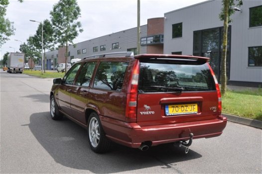 Volvo V70 - 2.4 Europa LEDER/STOELVERWARMING 1 JAAR APK - 1