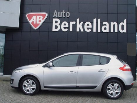 Renault Mégane - 1.5 dCi Navi Clima 110pk Automaat Fin.lease v.a 155, -PM Apk 15-10-2020 *Altijd zee - 1