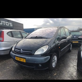 Citroën Xsara Picasso - 1.8i-16V Différence 2 - 1