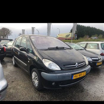 Citroën Xsara Picasso - 1.8i-16V Différence 2 - 1